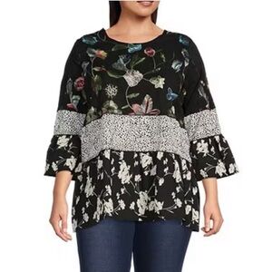 Size 1X Black White Embroidered Mixed Media Bell Sleeve Women’s Top
